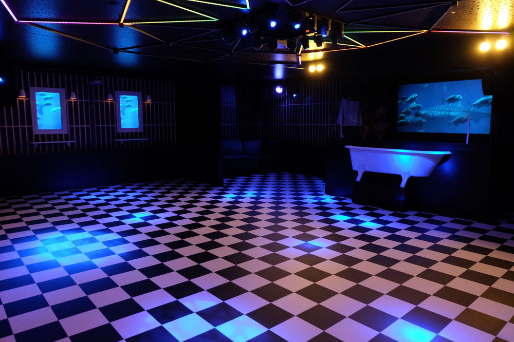 Badezimmer-Installation im Club