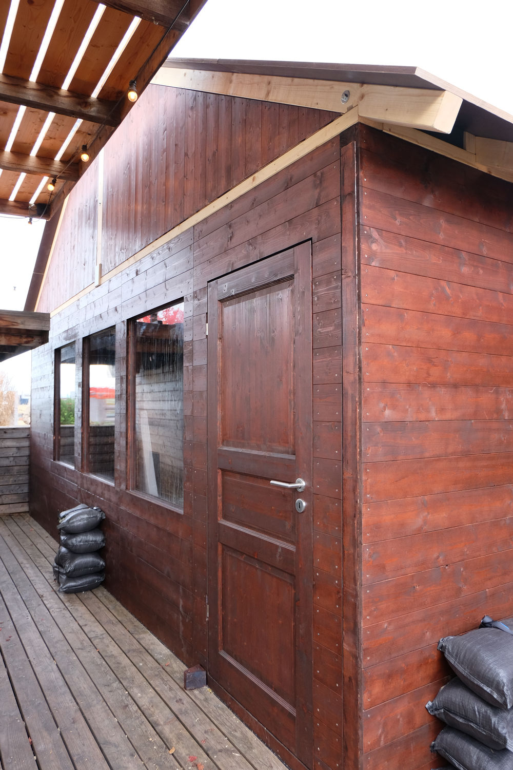 Chalet-Wandelement mit Plexiglasfenster